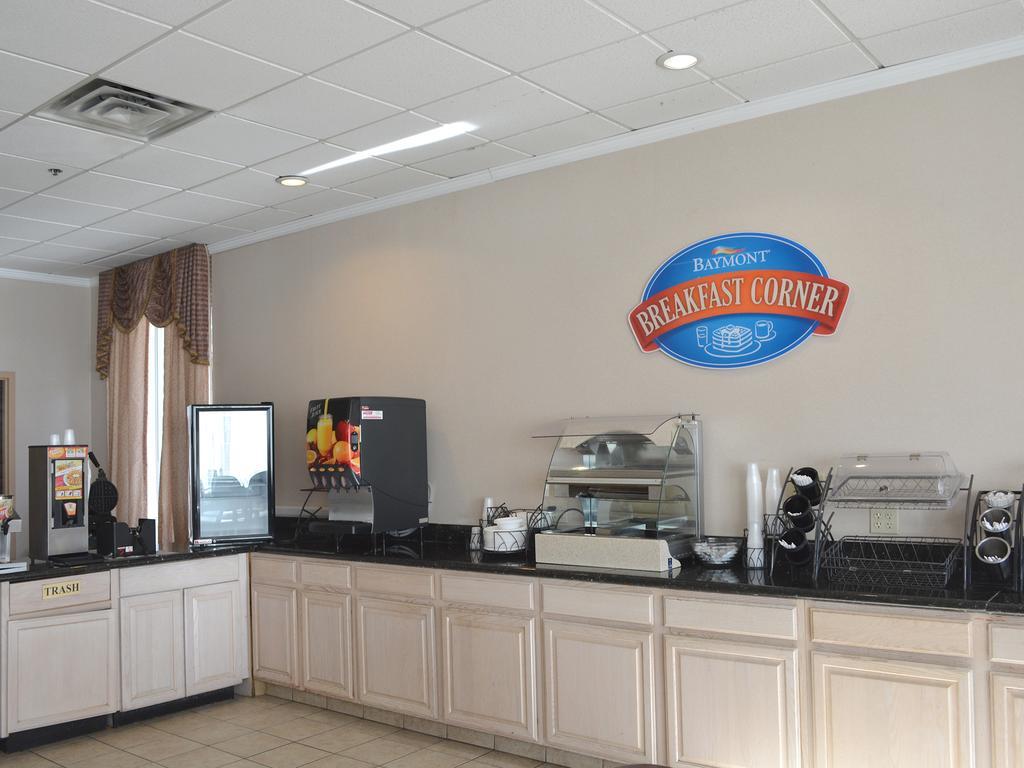 Baymont By Wyndham East Windsor Bradley Airport Exterior foto