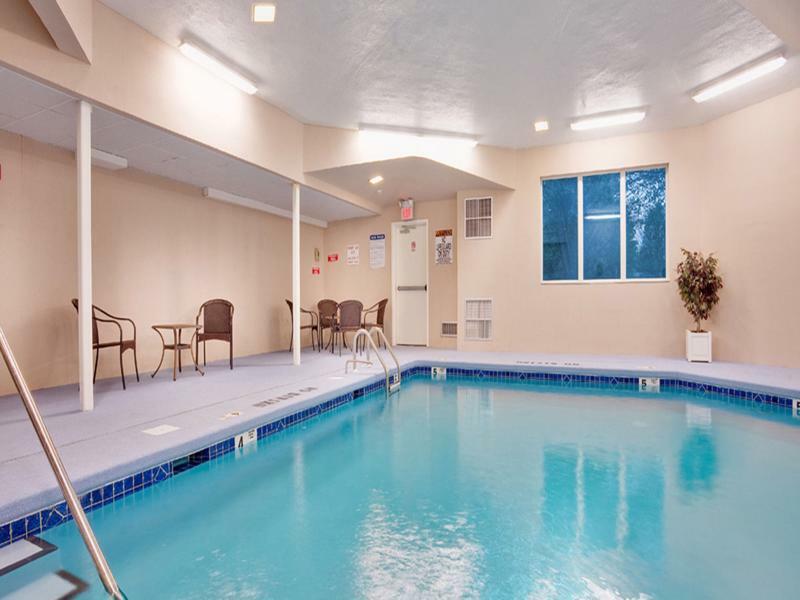 Baymont By Wyndham East Windsor Bradley Airport Exterior foto